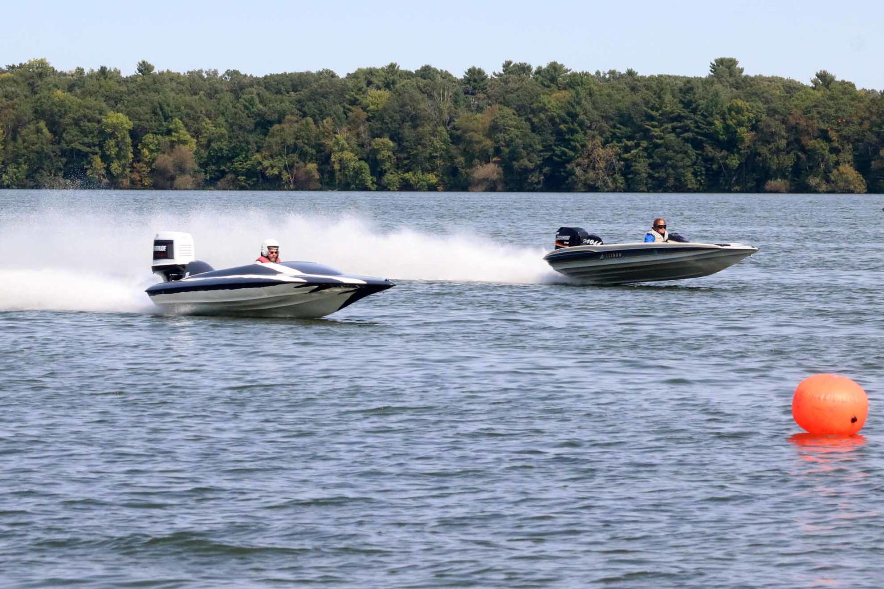 Powerboat racing on Rice Lake 9-11-21